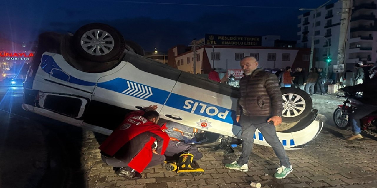 Polis otomobille çarpıştı polis aracı ters döndü: 1 yaralı