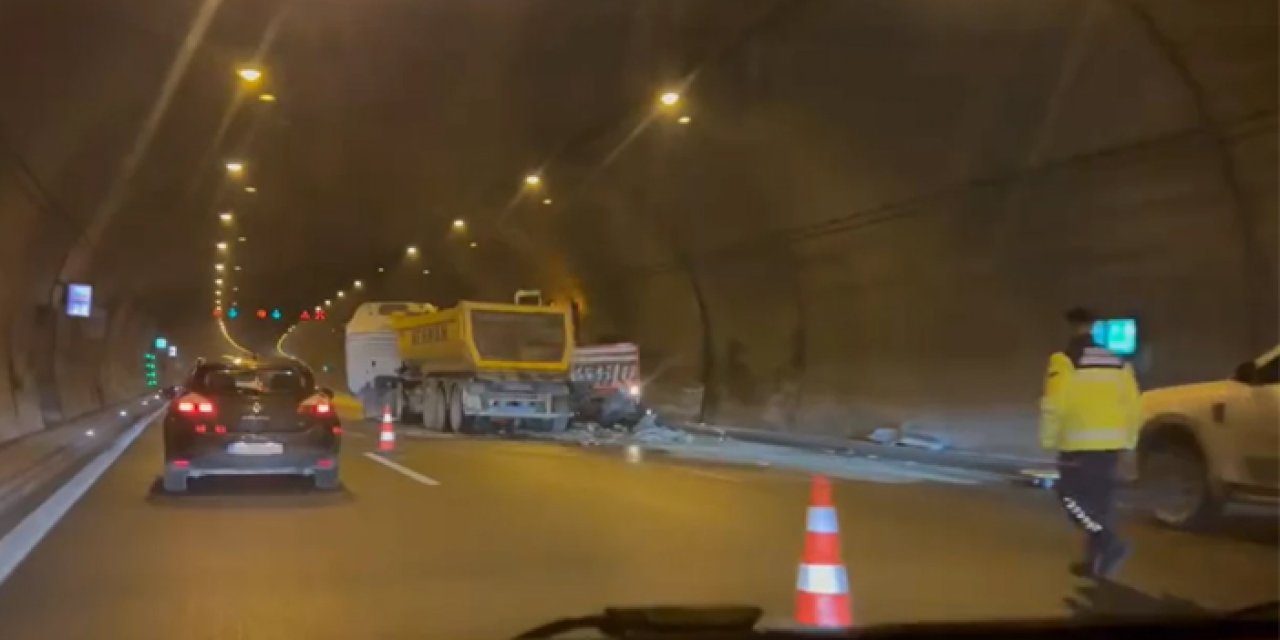 İzmir Bornova Tüneli'nde Korkutan Kaza: Hafriyat Kamyonu ve Tır Çarpıştı!