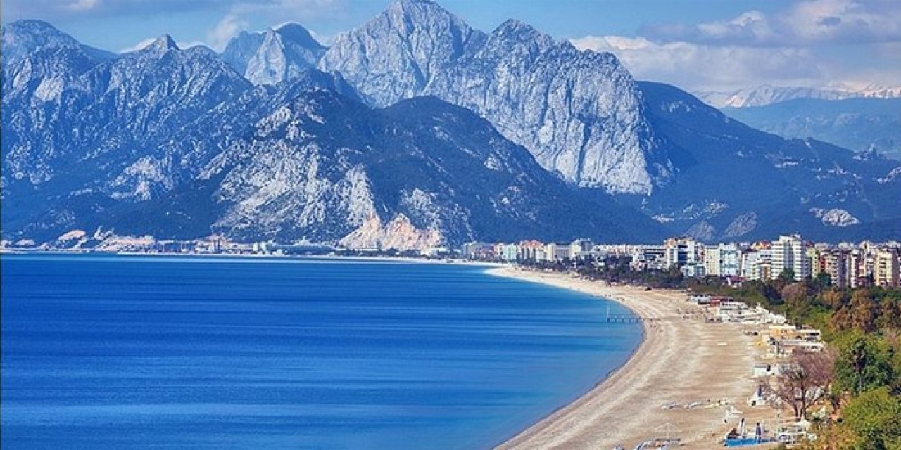 Antalya, 2025’te 18 milyon turist ağırlamayı hedefliyor