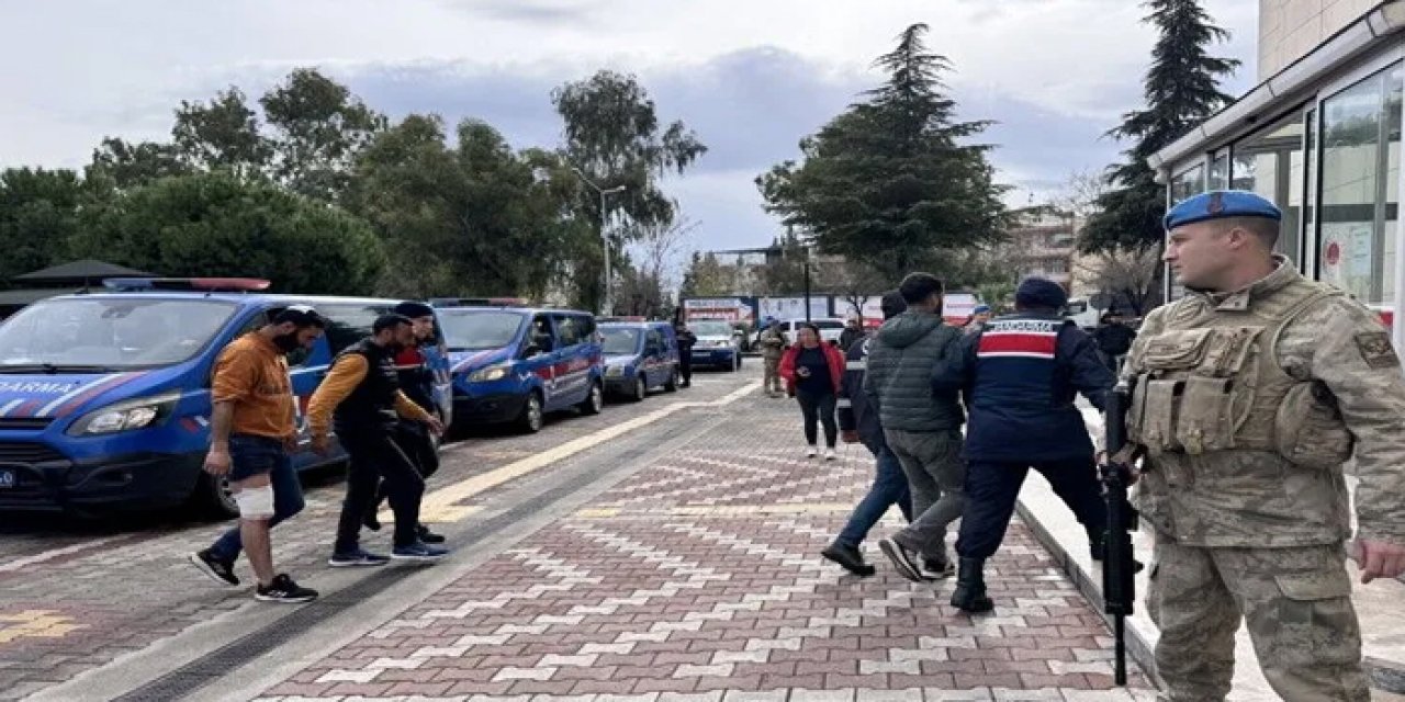 Manisa’da Aileler Arasında Kanlı Kavga: 1’i Ağır 3 Yaralı