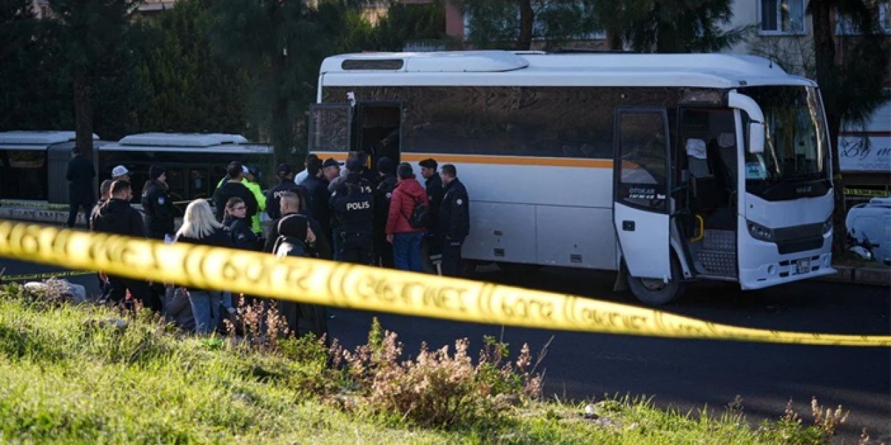 Öğrenci servisi ve tır çarpıştı: 1 Ölü, 1 Yaralı