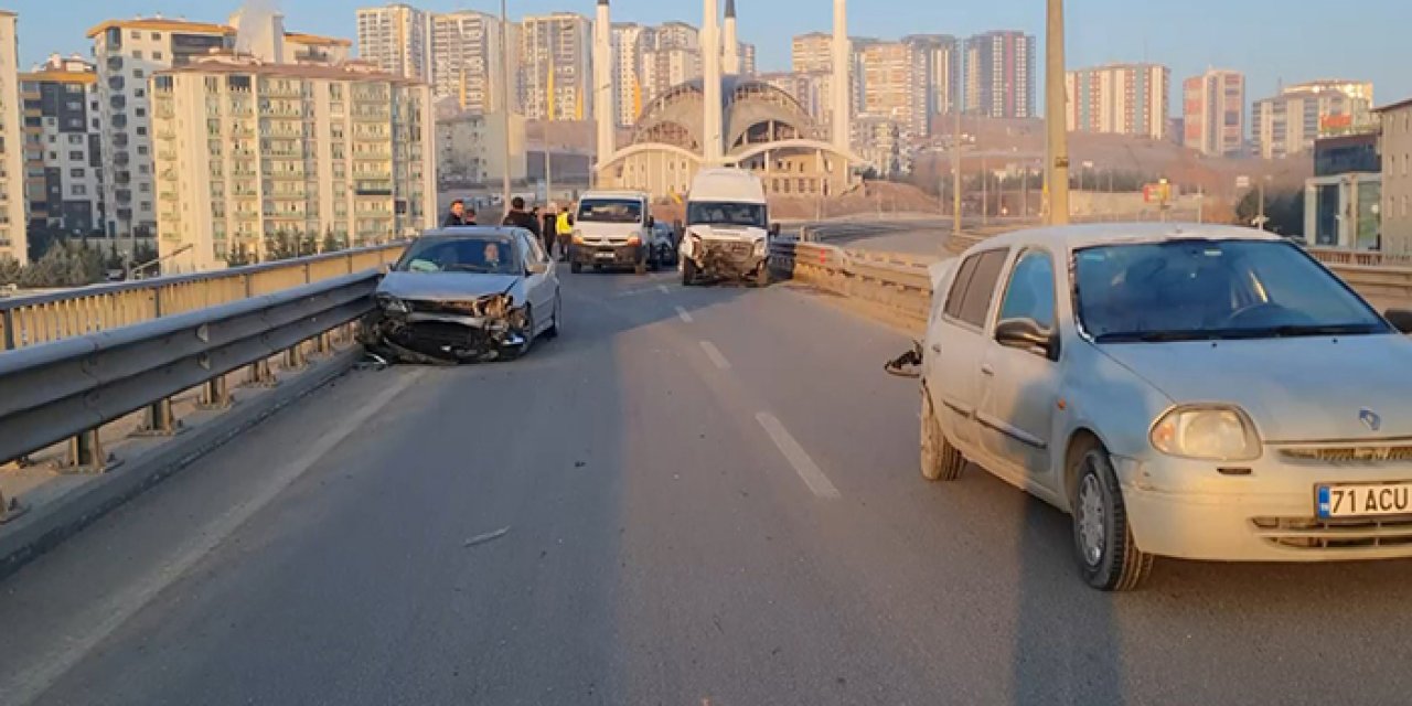 Kırıkkale'de buzlanma kazaya sebep oldu: 6 yaralı