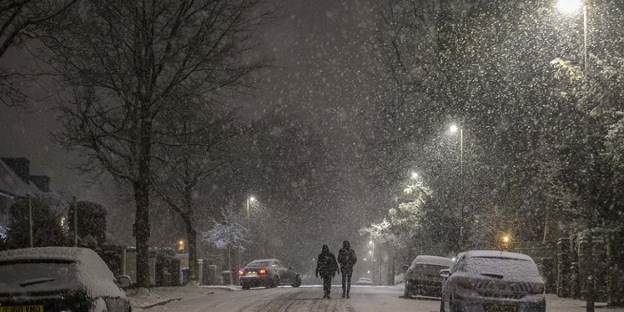 Londra'da yılın ilk karı yağdı