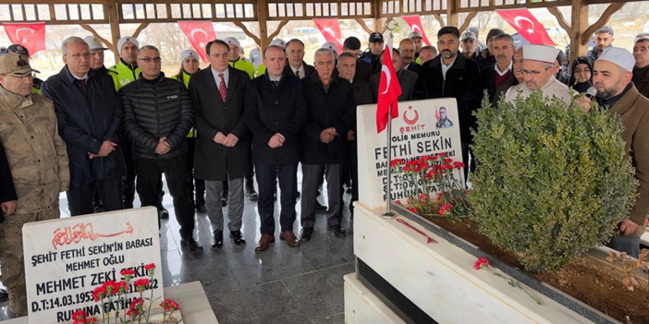 Şehit polis Fethi Sekin Elazığ'da mezarı başında anıldı