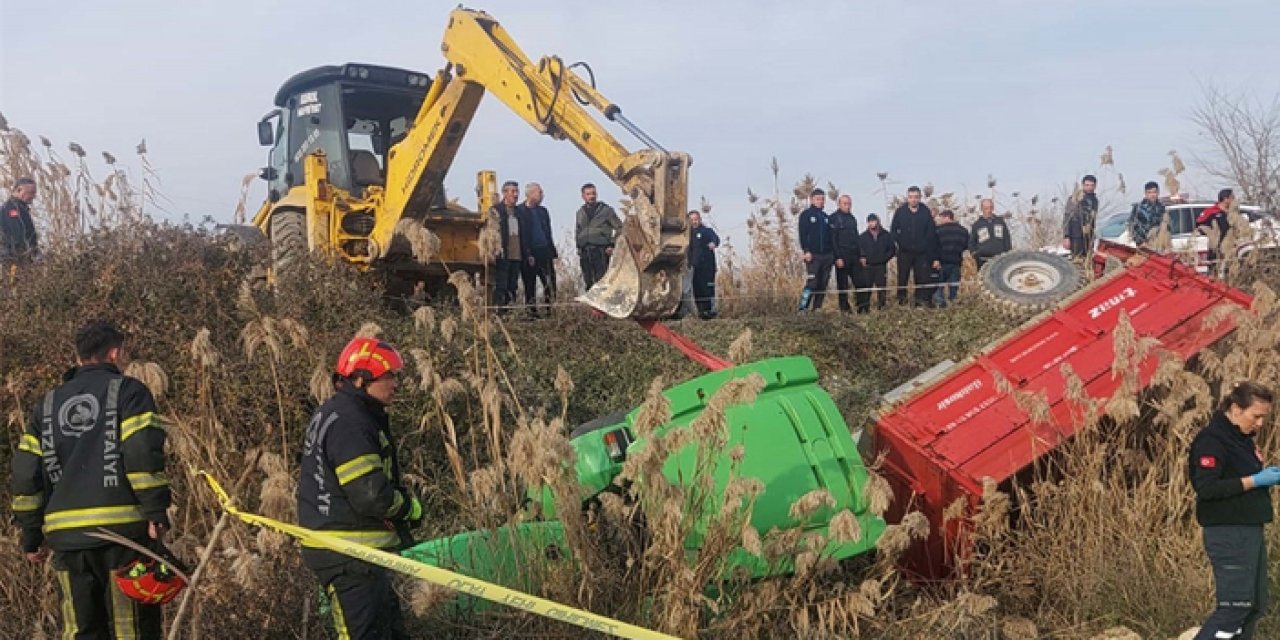 Traktör Devrildi, Dede Hayatını Kaybetti, Torun Kurtuldu