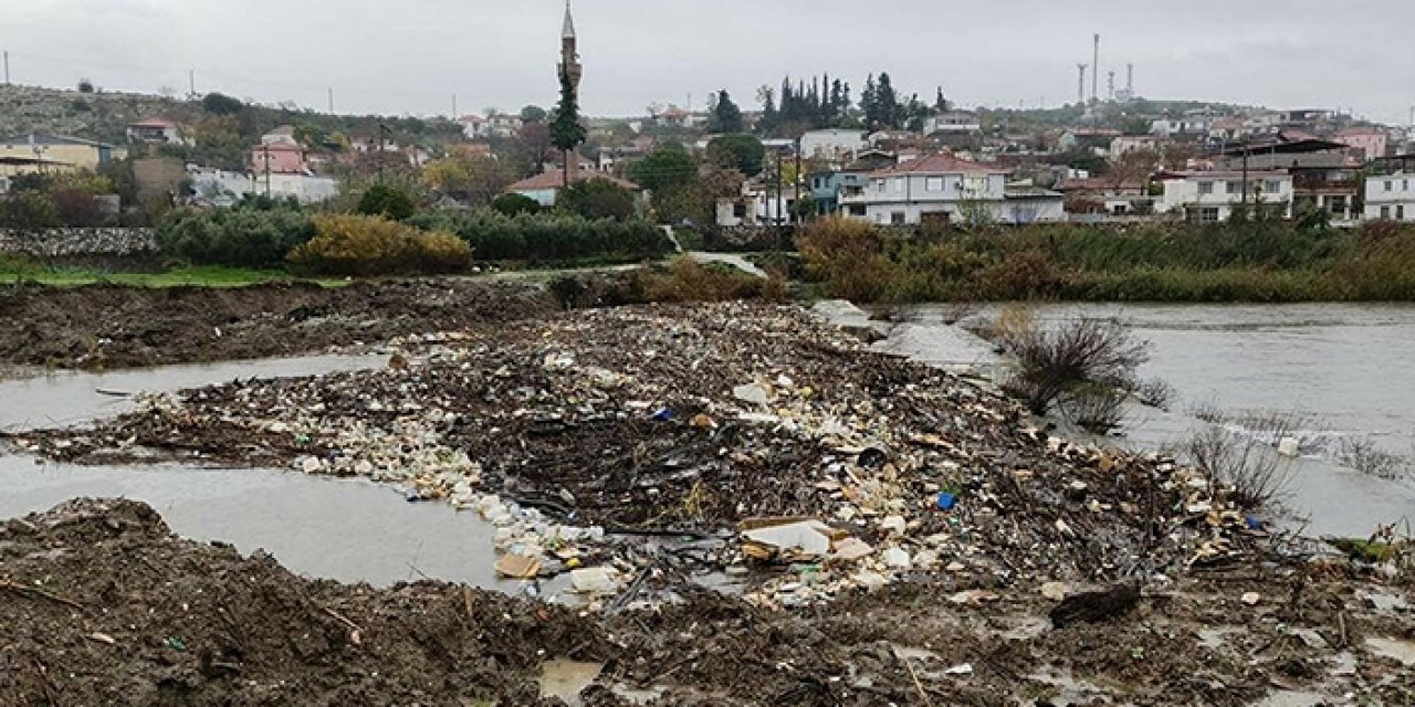 Taş köprü risk altında: Yıkıldı yıkılacak