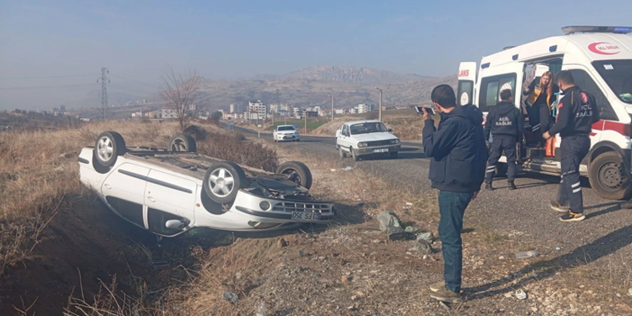 Çermik’te otomobil devrildi: Dede ve torunu yaralandı