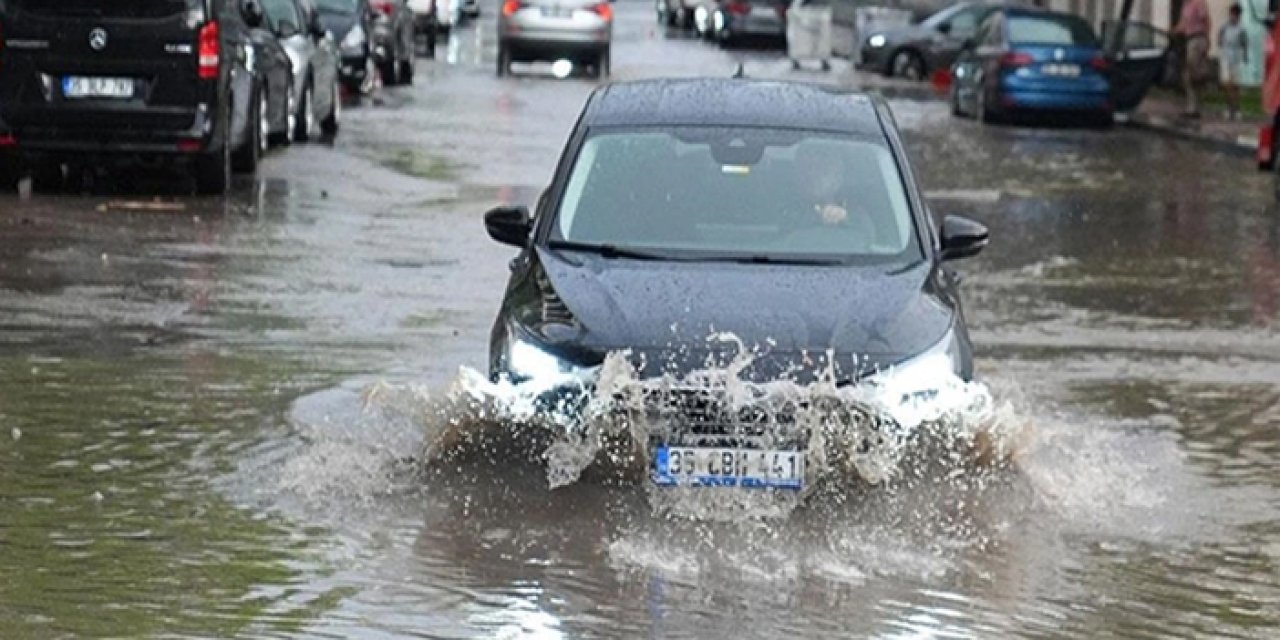 İzmir İçin Kuvvetli Yağış Uyarısı: Ani sel ve yağış baskınları yaşlanacak