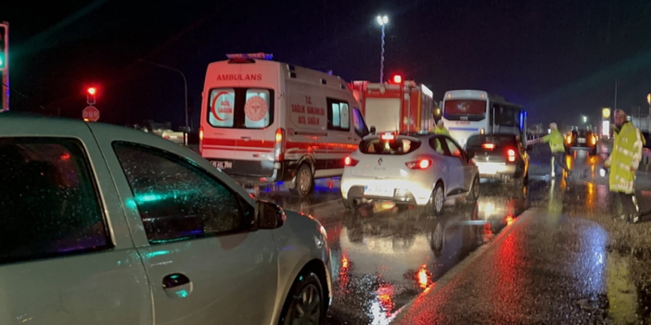 Manisa'da feci kaza! İki İşçi Servisi Çarpıştı: 35 Yaralı