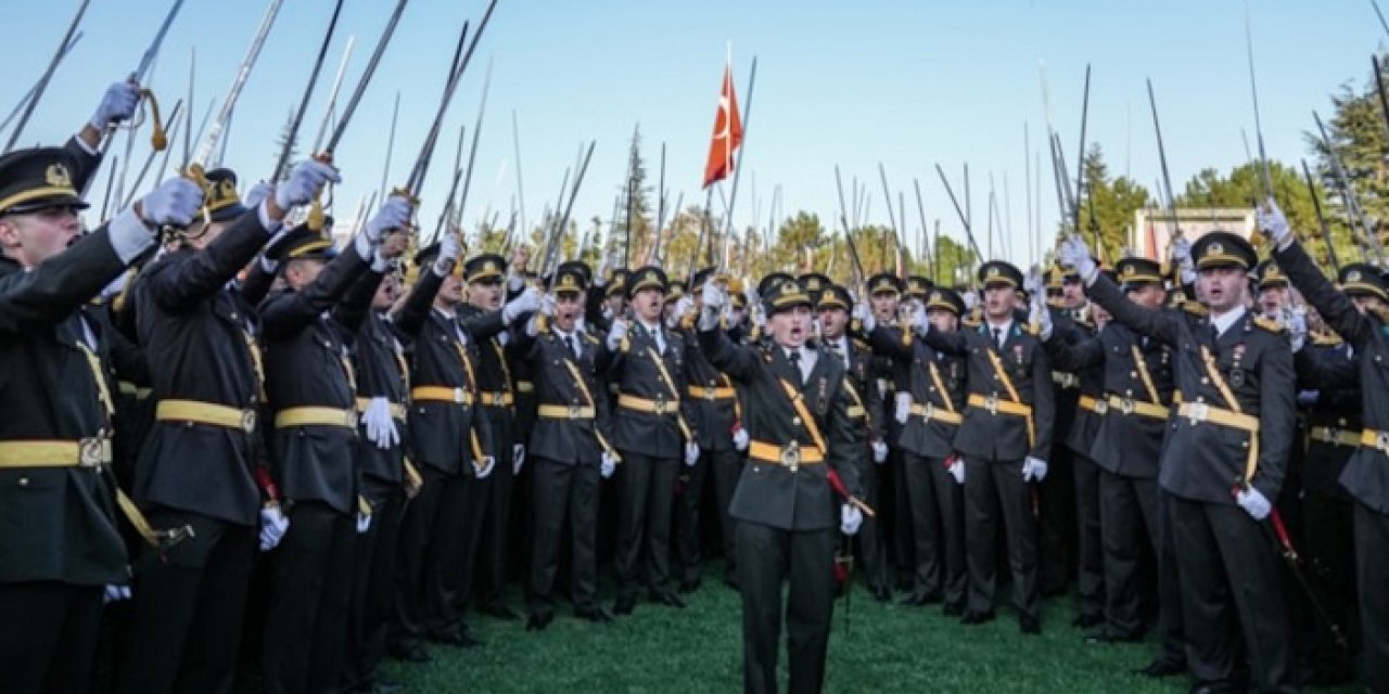 Savunma Bakanı Yaşar Güler'den teğmenlerle ilgili açıklama