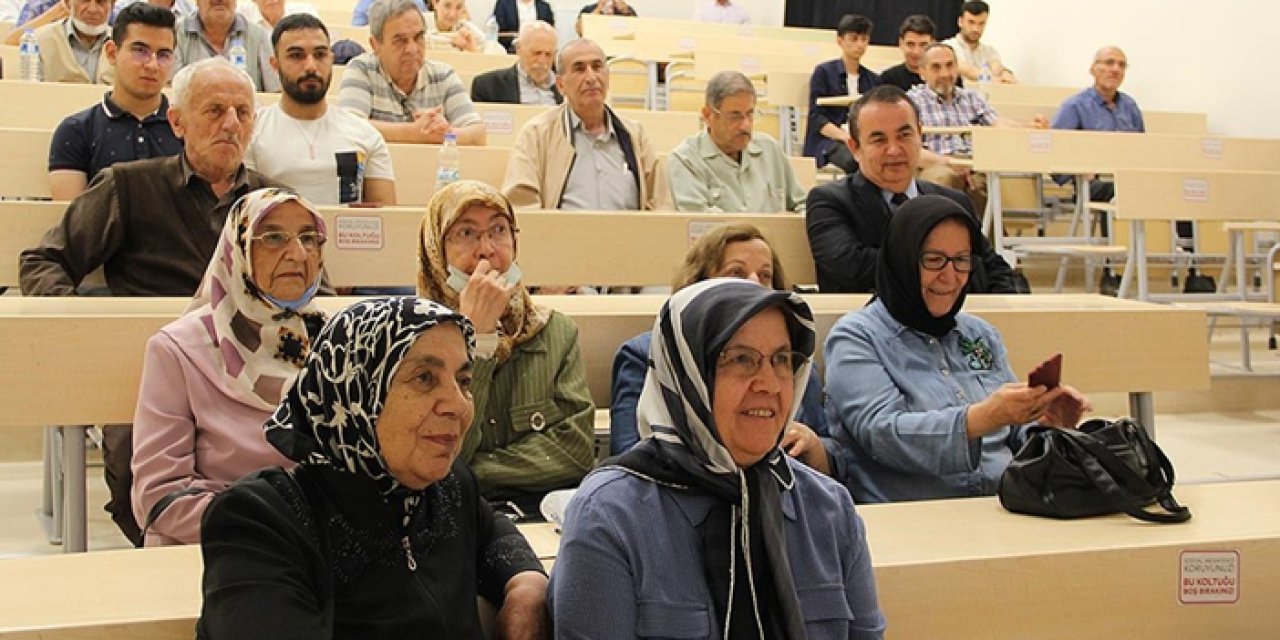 İzmir'de yaşlılara özel üniversite: Üstelik tamamen ücretsiz!