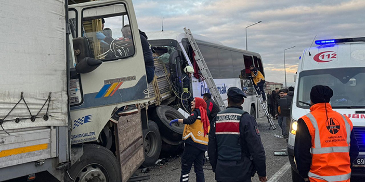 Konya yolunda korkunç kaza: Çok sayıda ölü ve yaralı var