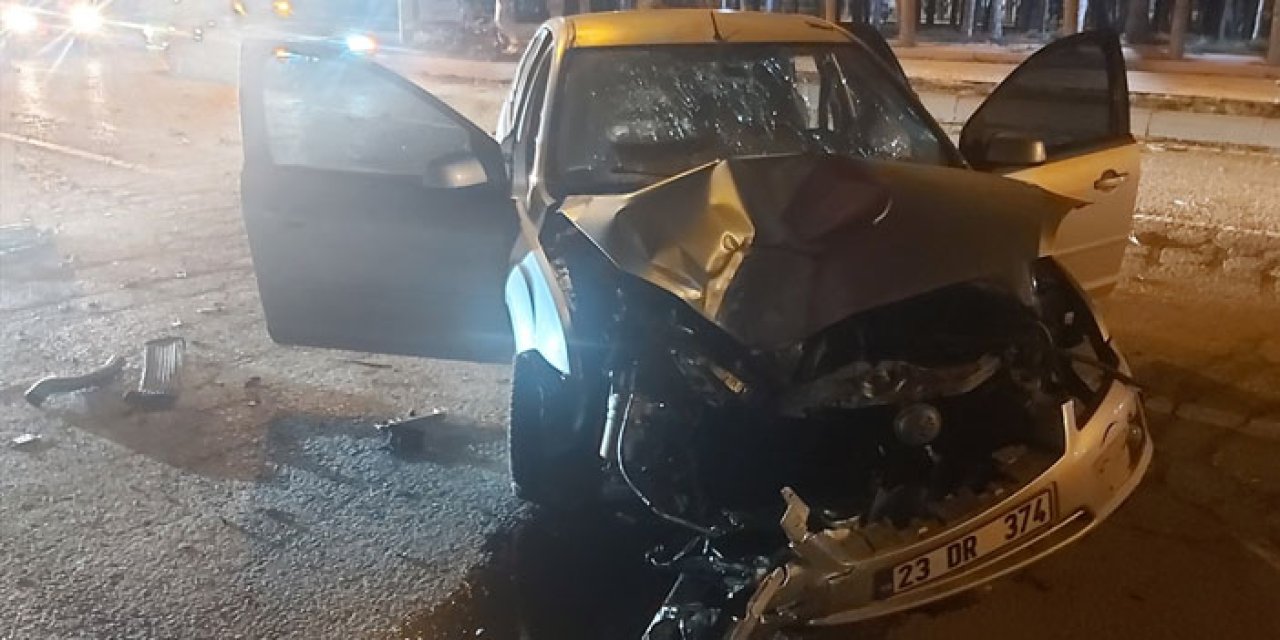 Ankara’da Refüje Çıkan Otomobilde 4 Kişi Yaralandı