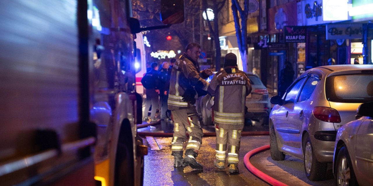 Tunalı Hilmi Caddesi'ndeki yangın korkuttu