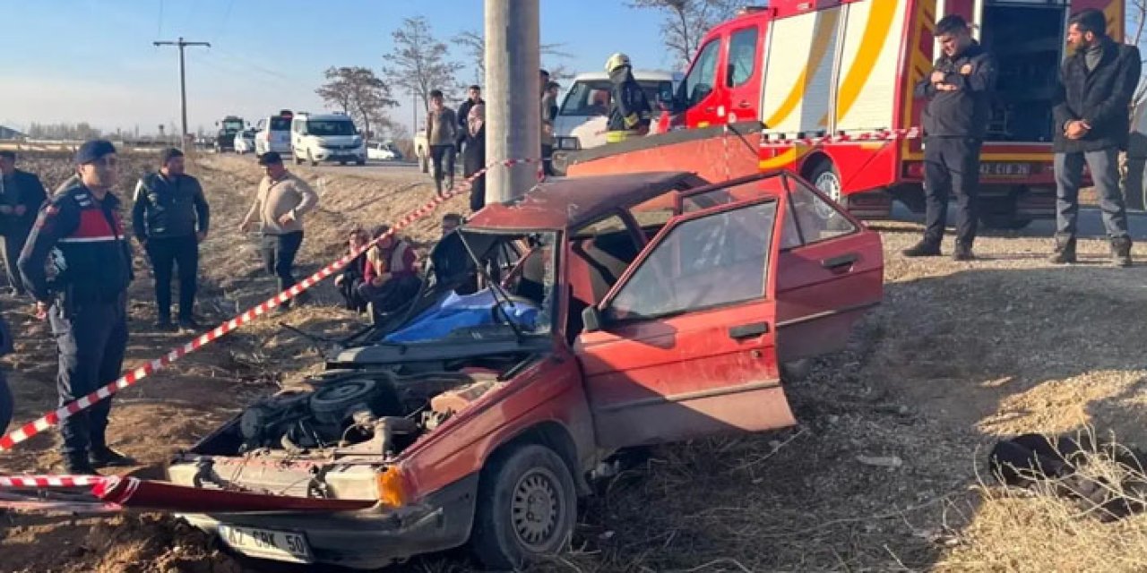 Konya’da Direğe Çarpan Otomobilde Feci Son: 2 Ölü