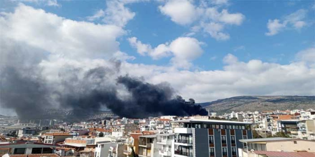 Bornova’da Okul İnşaatında Yangın! Alevler Paniğe Yol Açtı