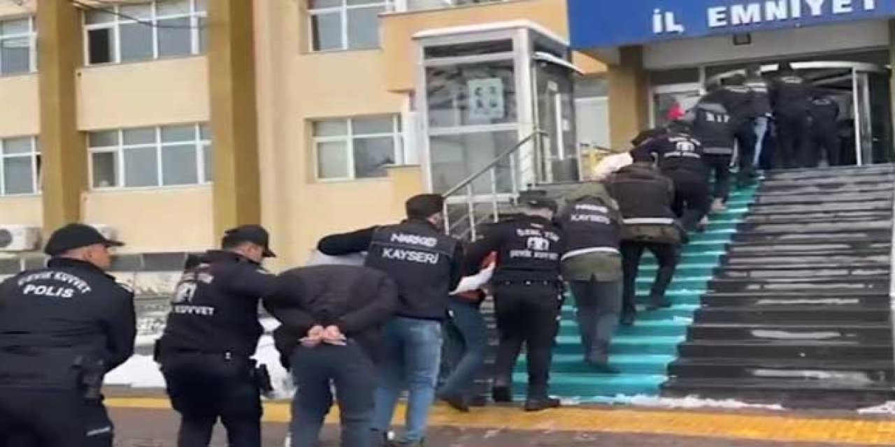 Kayseri’de Zehir Tacirlerine Darbe: 5 Tutuklama!