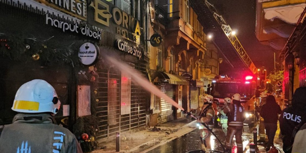 Beyoğlu'nda otel yangını korkuttu