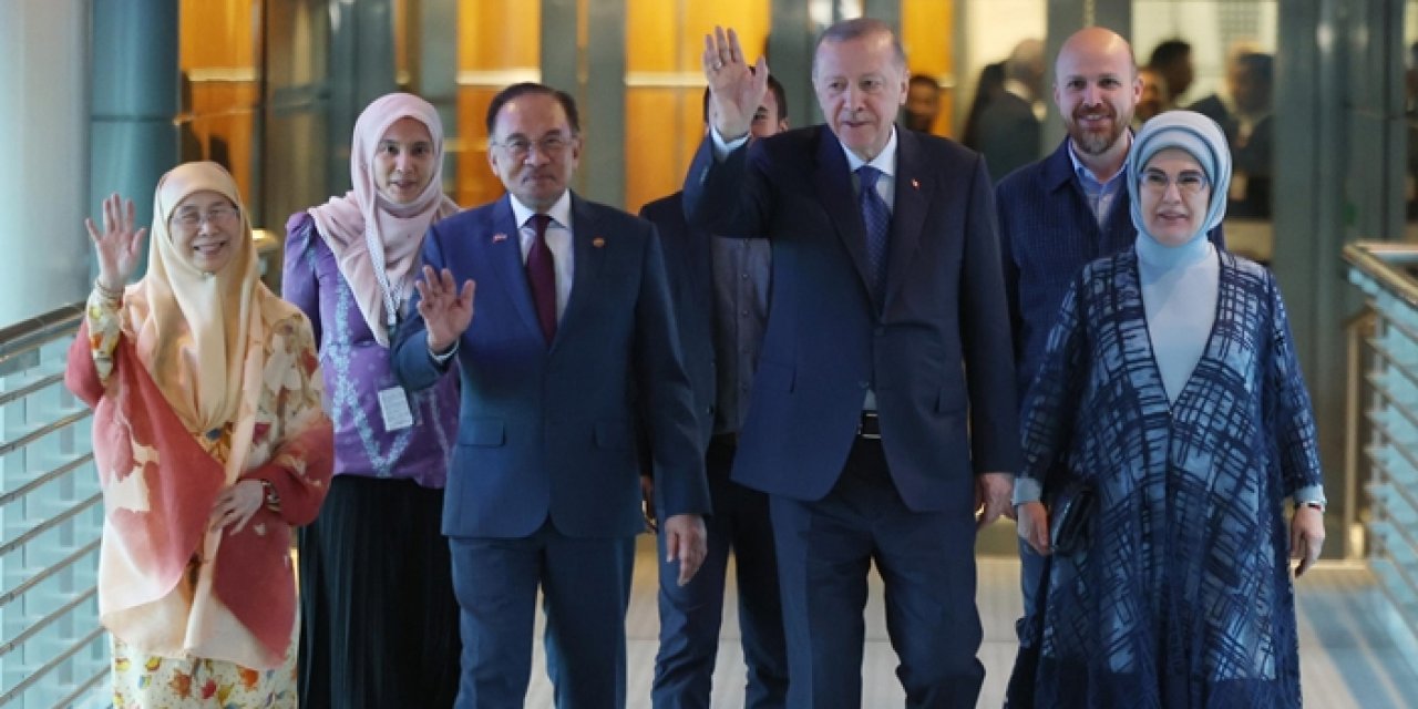 Cumhurbaşkanı Erdoğan’dan Petronas İkiz Kuleleri’ne ziyaret