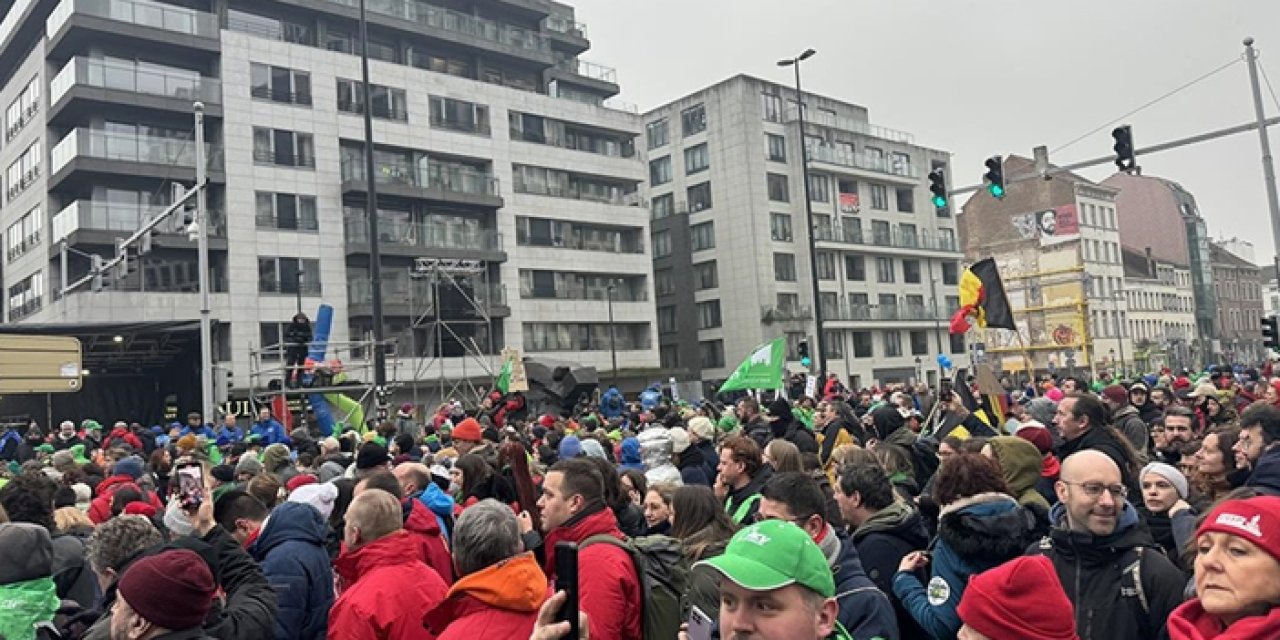 Belçika'da 60 bin işçiden hükümete protesto