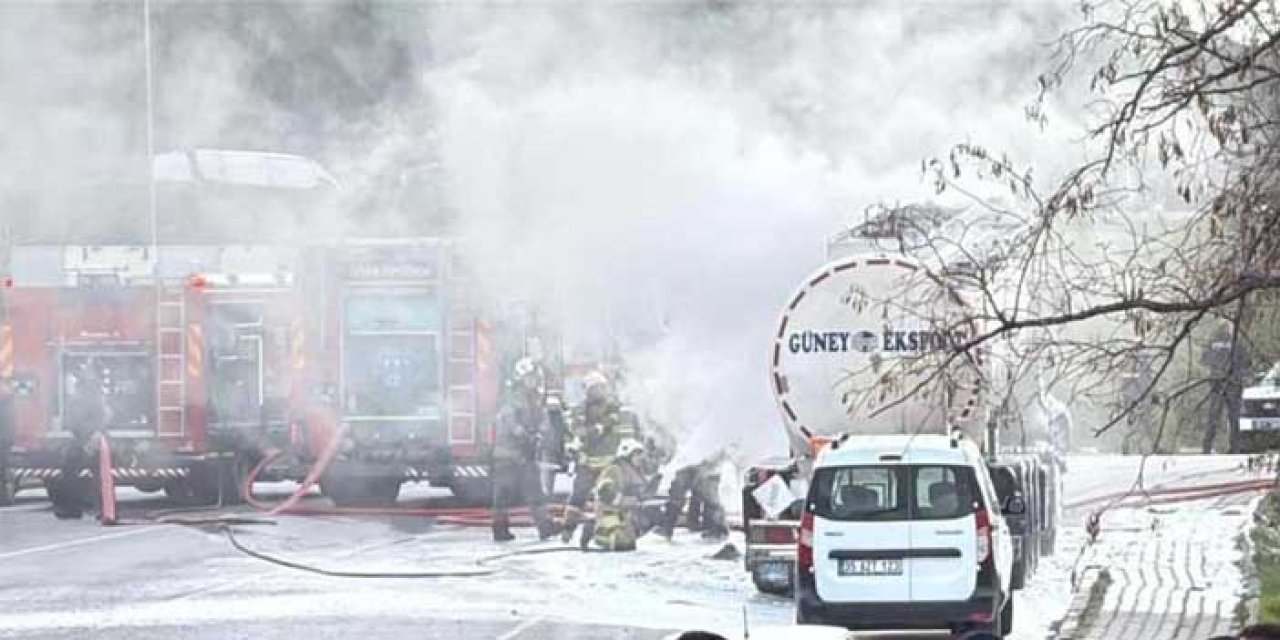 İzmir’de Tanker Yangını! Bitkisel Yağ Yüklü Araç Alev Aldı