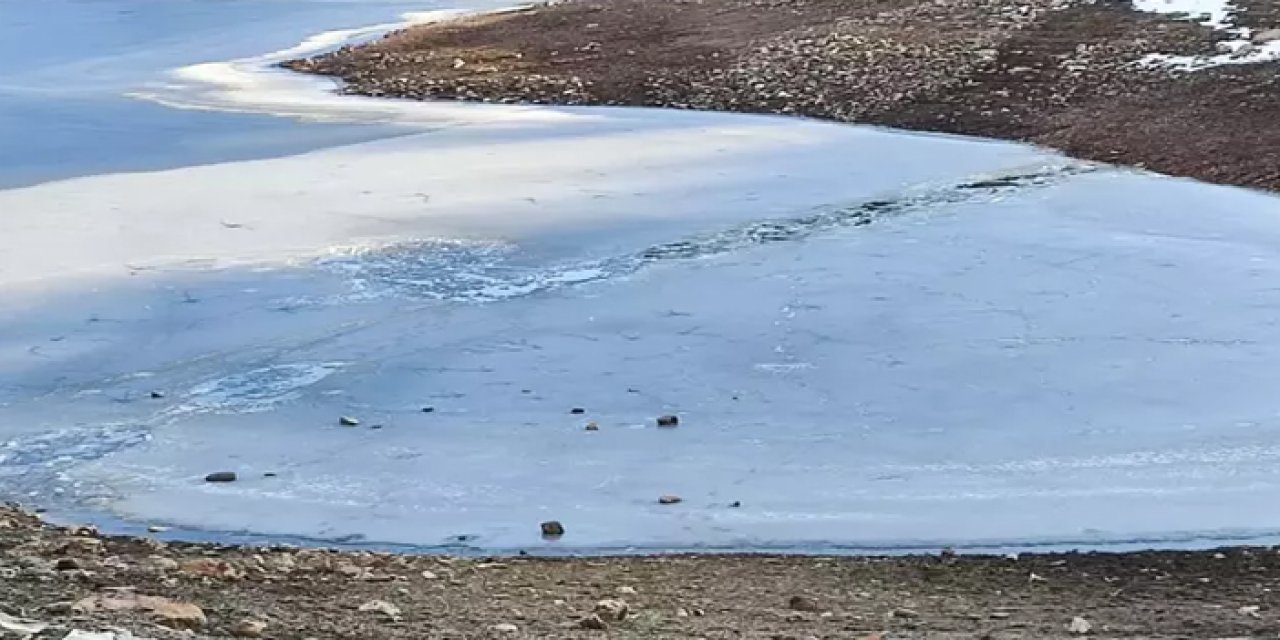 Konya'da Buzlu Gölete Düşen Genç Boğuldu