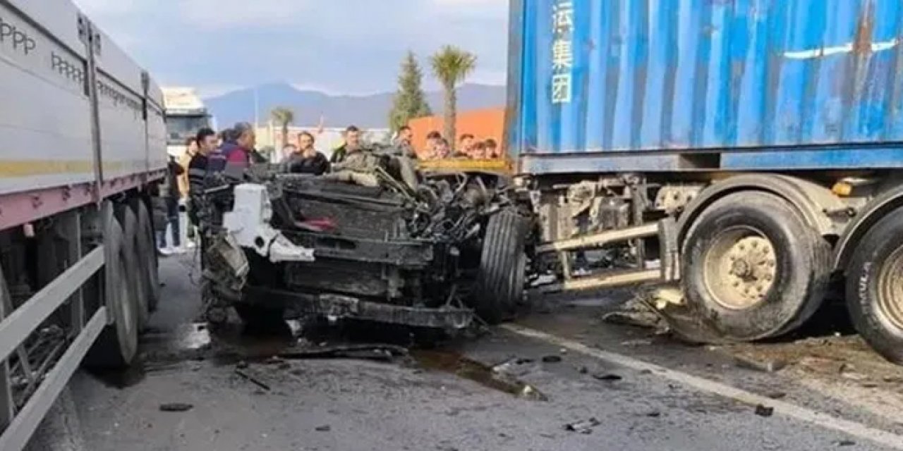 İzmir'de zincirleme trafik kazasında 1ölü 1 yaralı