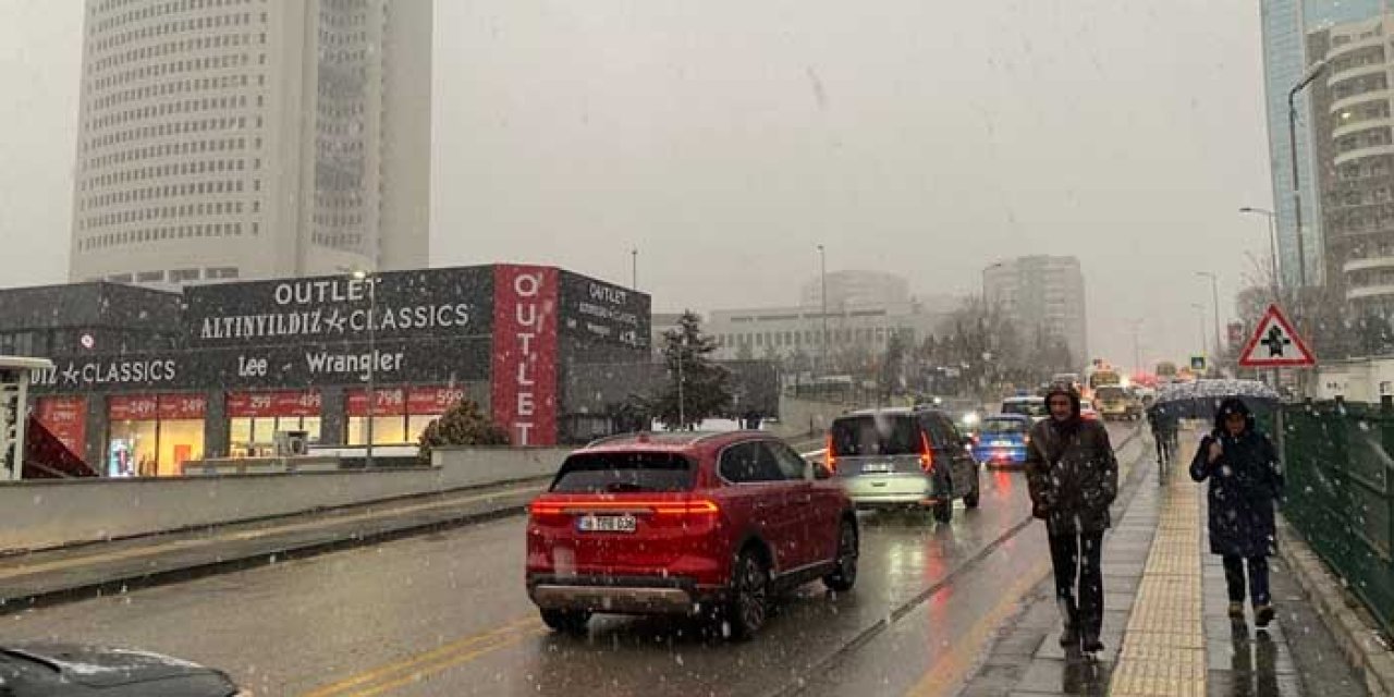 Akşam Saatlerinde Başlayan Kar, Ankara’da Etkili Oldu