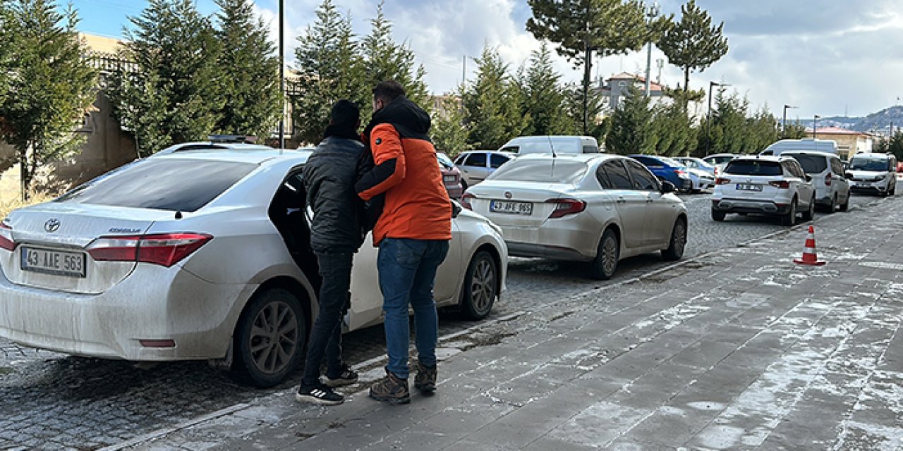 Kütahya’da dehşet: Hamile eşini sokak ortasında vurdu