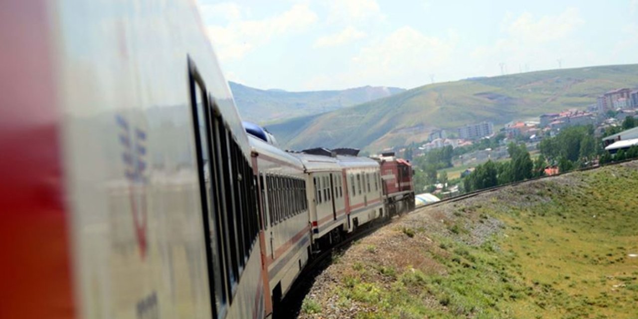 Tahran-Van yolcu treni seferleri 9 Mart'ta başlıyor