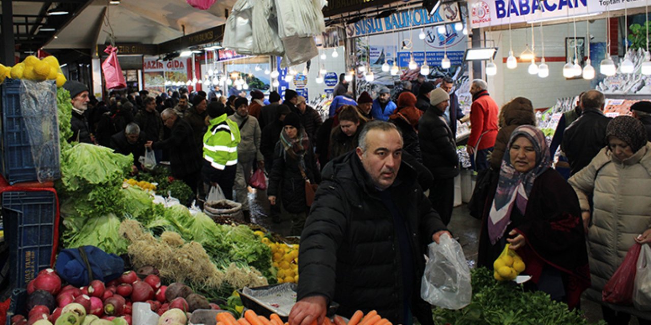 Ulus'ta alışveriş telaşı: Ramazan bereketi pazara yansıdı