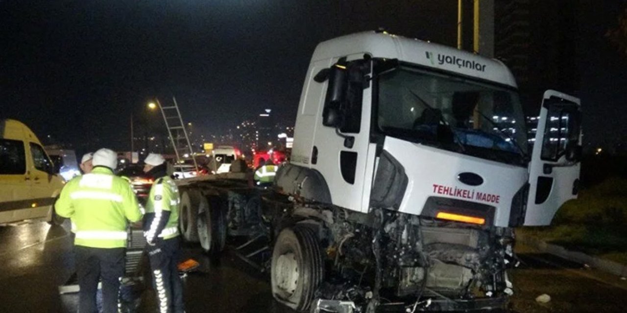 İzmir’de feci kaza: Karşı şeride geçen tanker taksiye çarptı