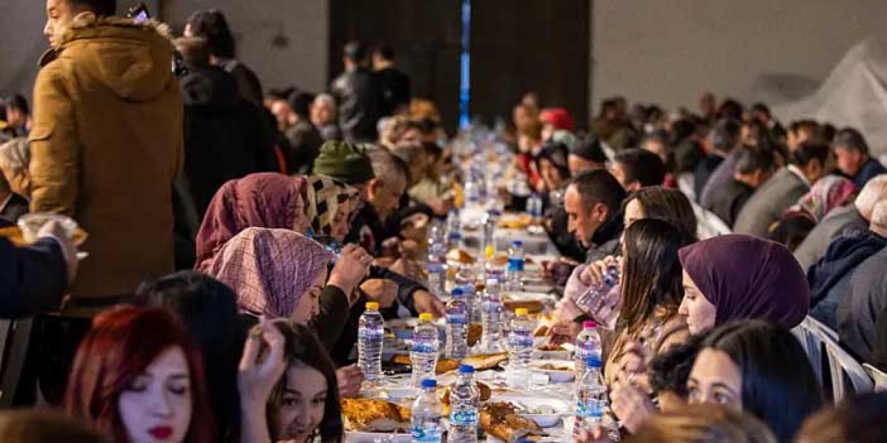 İzmir'de yaşayanlara bin TL para dağıtılacak: Bornova, Karşıyaka, Balçova, Bayraklı, Konak...