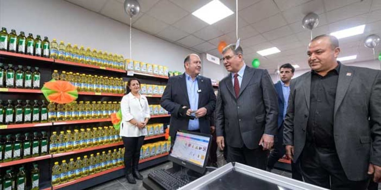 İzmir'de İhtiyaç Sahipleri İçin Sosyal Market Açıldı
