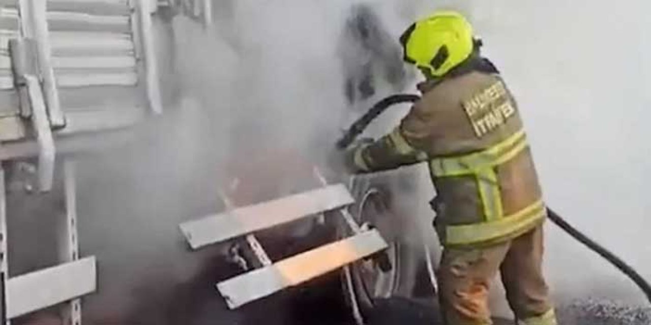 İzmir Yolunda Korku Dolu Anlar: Kamyon Alev Topuna Döndü!