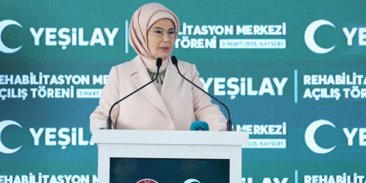 Emine Erdoğan: "Yeşilay ışık olsun"