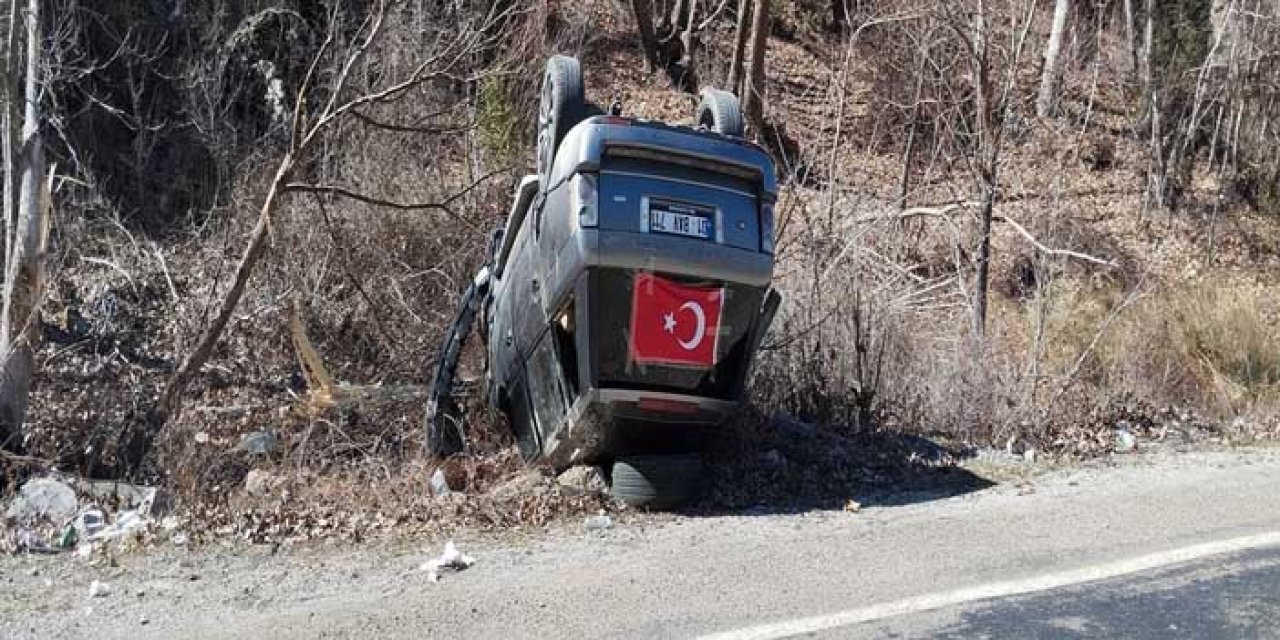 Adana’da Otomobil Takla Attı! 1’i Çocuk 6 Kişi Yaralandı