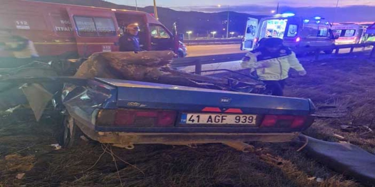 Bolu’da Korkunç Kaza: Otomobil Bariyerlere Çarptı, 2 Ölü 1 Yaralı