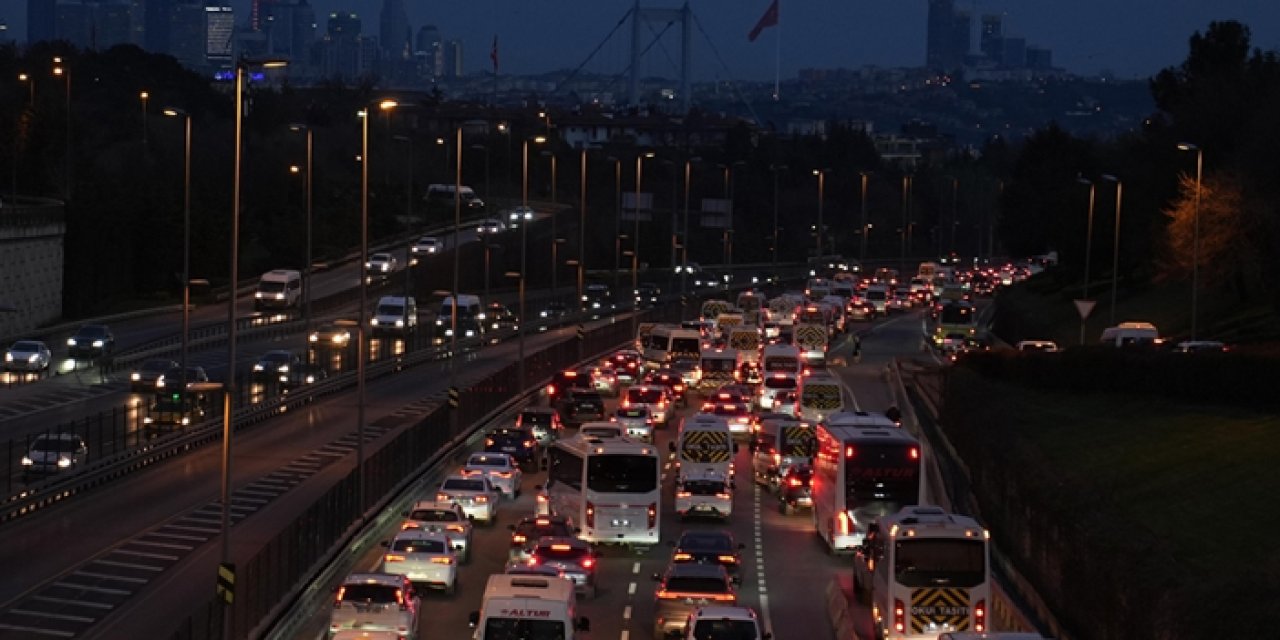 İstanbul’da haftanın ilk gününde trafik çilesi