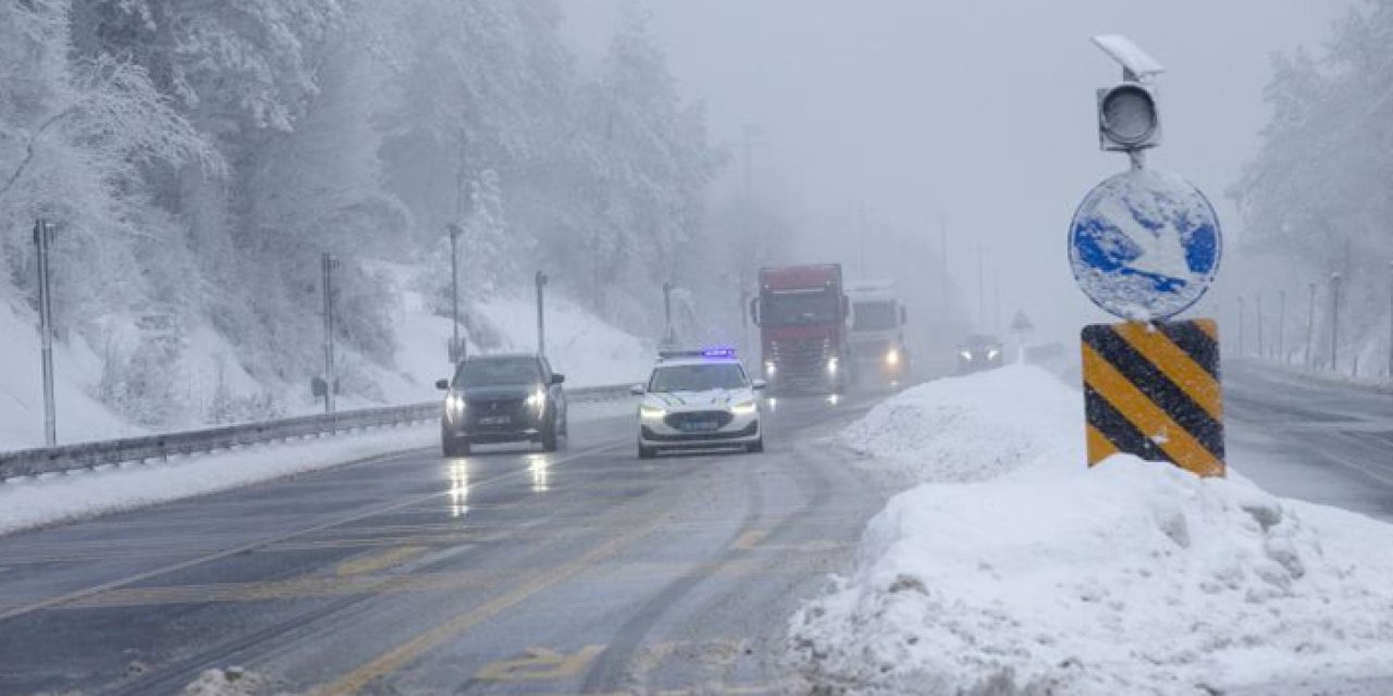 Bolu Dağı’nda kar yağışı etkisini artırdı