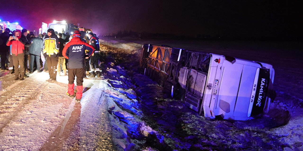 Aksaray'da yolcu otobüsü devrildi: 20 yaralı