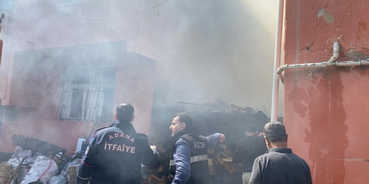 Adana'da iki ev küle döndü