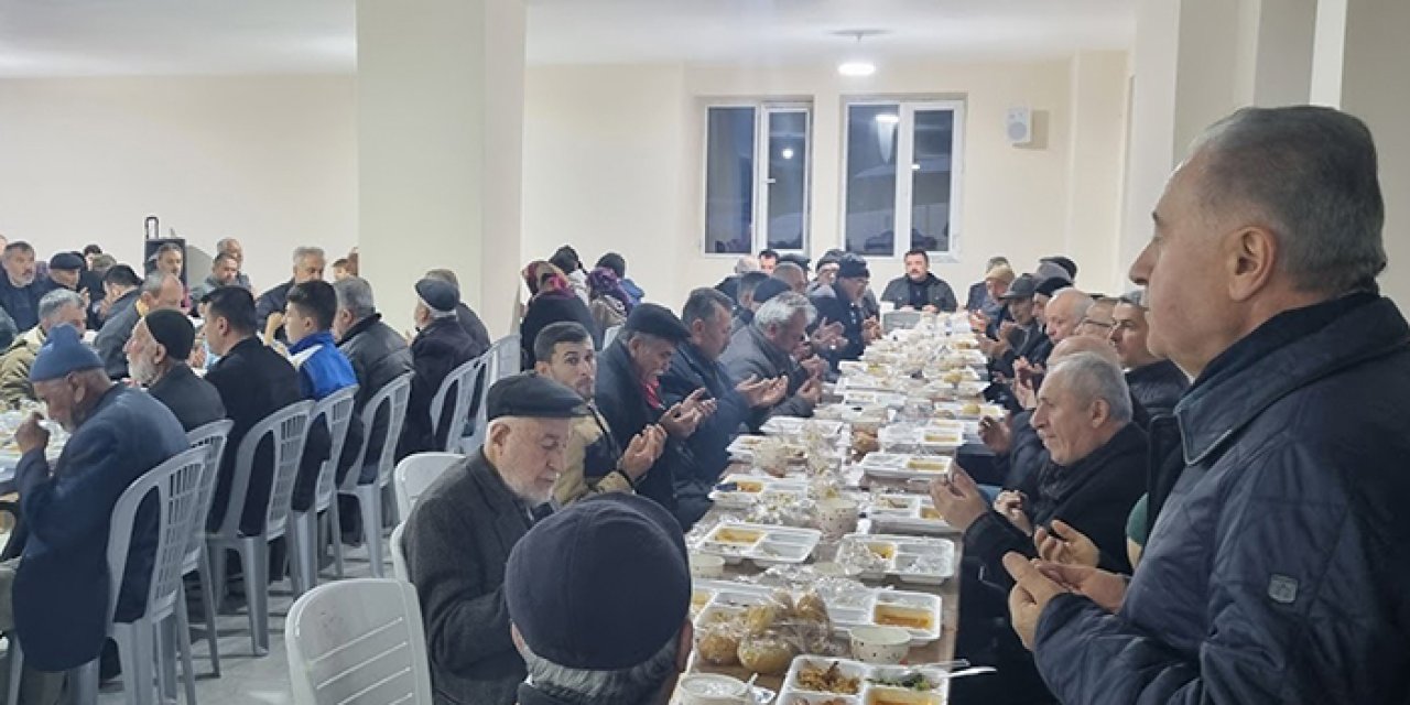 Karacahasan Köyü iftar sofralarıyla birlik ve beraberliğin adresi oldu