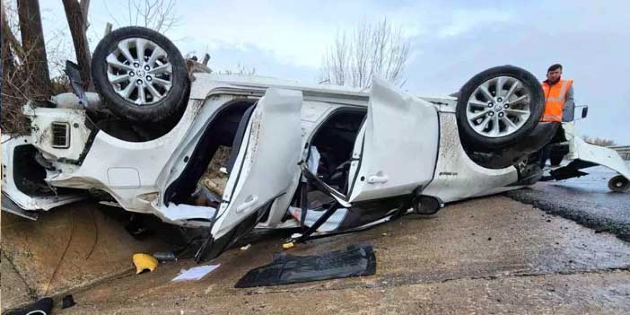 Konya'da Trafik Kazası: Araç Takla Attı, 3 Kişi Yaralandı