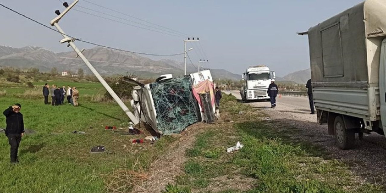 Van’da yolcu otobüsü devrildi: 28 kişi yaralandı