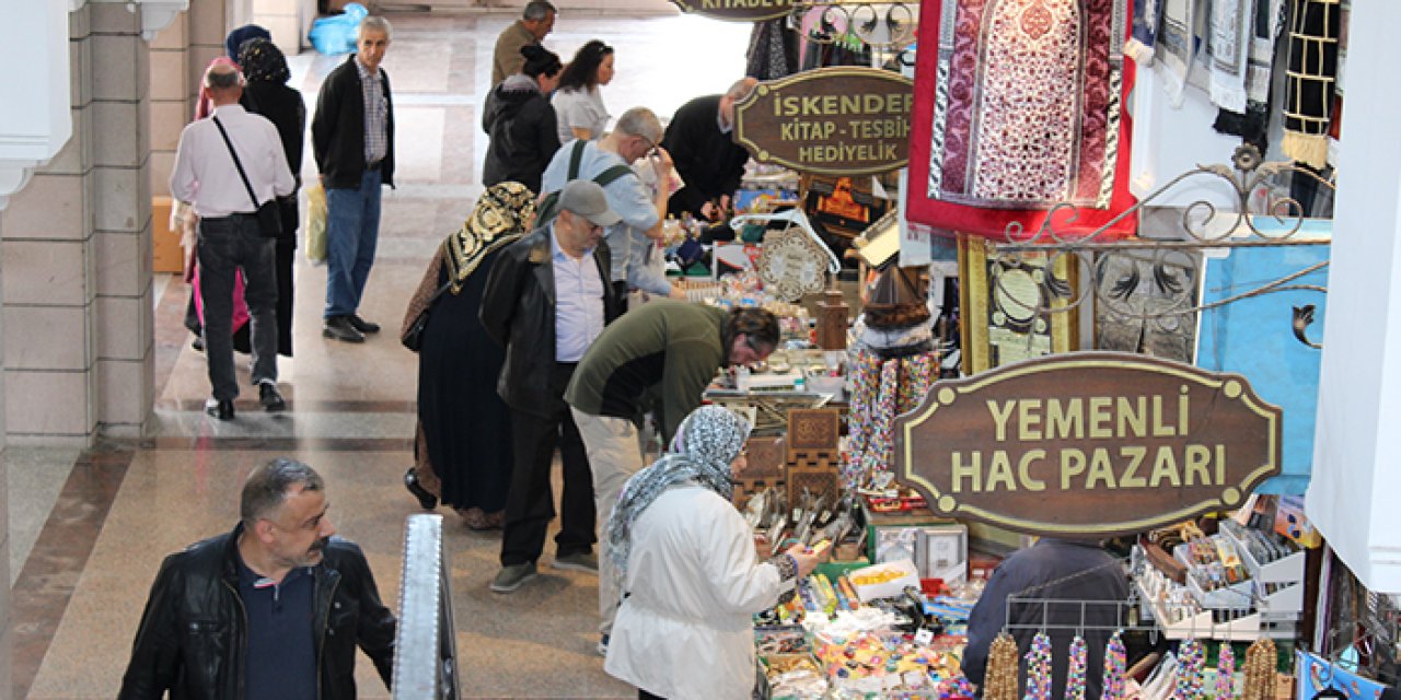 Hac sezonu başladı: Hacı Bayram-ı Veli Çarşısı hareketlendi