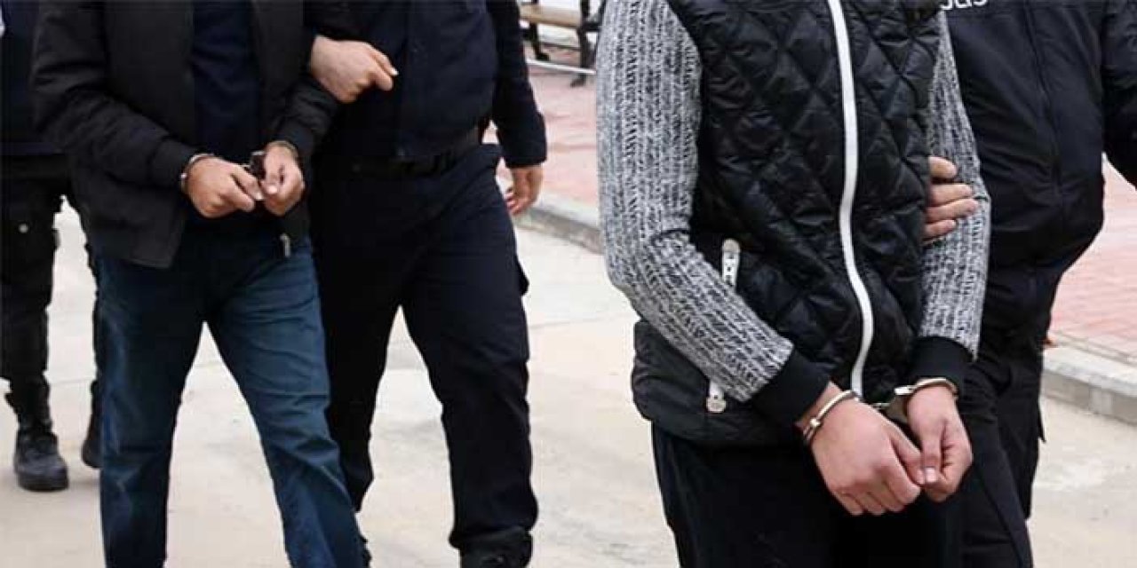 İzmir'de Dehşet: Kaçırılıp Kırbaçla Dövüldü, Araçtan Atladı!
