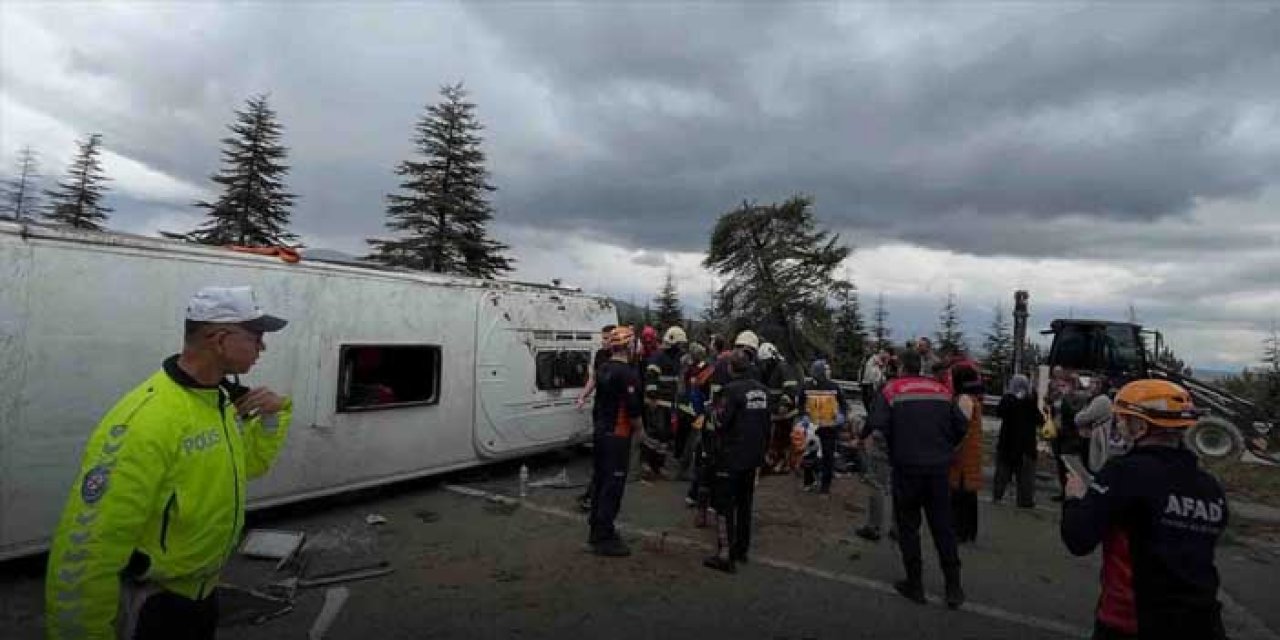 Isparta’da Yolcu Midibüsü Devrildi: 15 Yaralı
