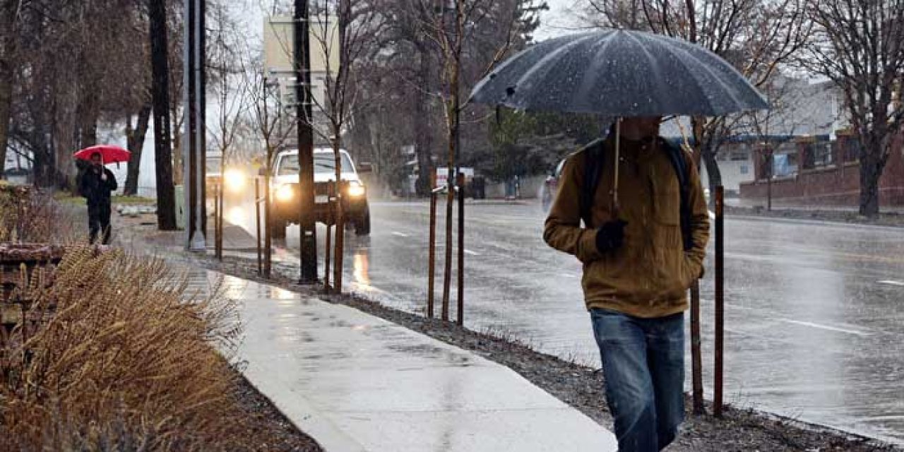 Mayıs Geldi Ama Hâlâ Montlar Üzerimizde: Sıcaklıklar Ne Zaman Artacak?