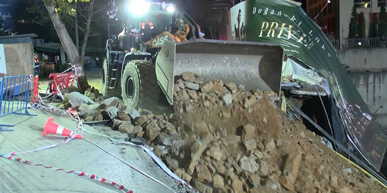 İstanbul'da yol çöktü: Gece boyunca onarım yapıldı